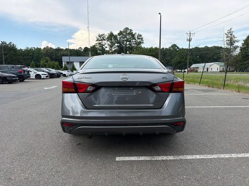 Used 2024 Nissan Altima 2.5 SV FWD image 5