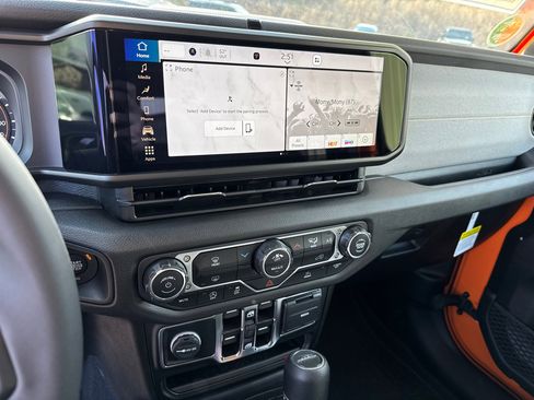 New 2025 Jeep Gladiator Sport image 26