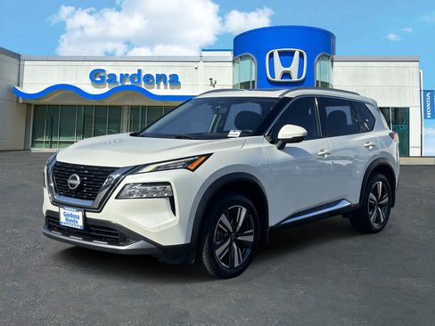 Used 2023 Nissan Rogue SL w/ SL Premium Package FWD image 3