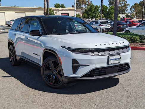 Used 2024 Jeep Wagoneer Launch Edition image 2