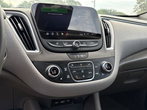 Used 2025 Chevrolet Malibu LT FWD image 16