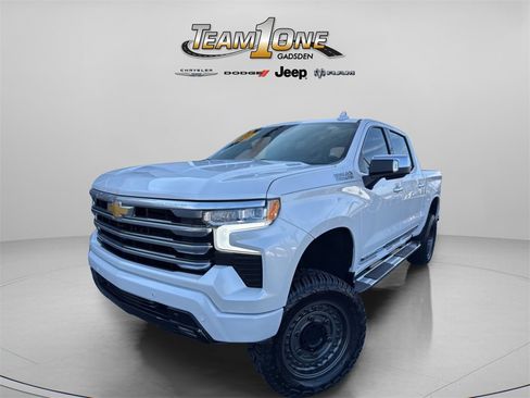 Used 2024 Chevrolet Silverado 1500 High Country w/ High Country Premium Package image 4