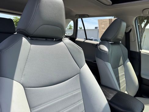 Used 2023 Toyota RAV4 Limited image 30