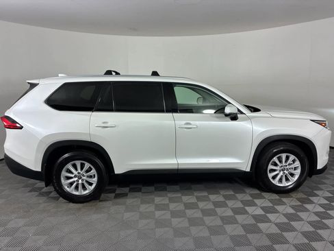 Used 2024 Toyota Grand Highlander AWD image 4