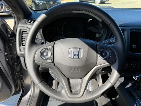 Used 2020 Honda HR-V Sport image 14