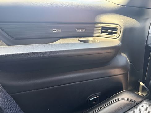 Used 2024 Jeep Wagoneer L Series II w/ Flexible Seating Group AWD/4WD image 15