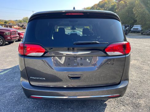 Used 2017 Chrysler Pacifica Touring Plus w/ Tire & Wheel Group image 6