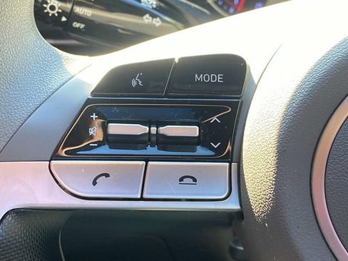 Used 2023 Hyundai Elantra SEL FWD image 18