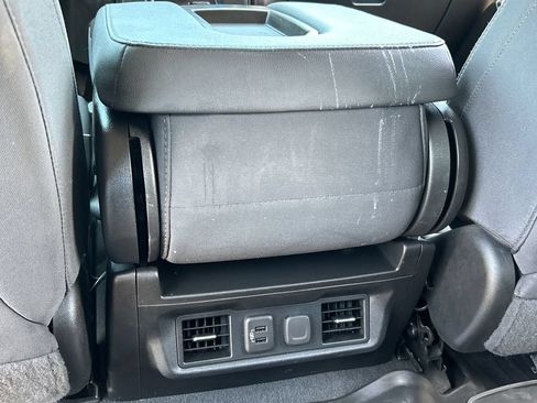 Used 2022 Chevrolet Silverado 2500 LT w/ Convenience Package AWD/4WD image 19