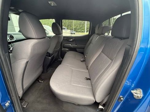 Used 2018 Toyota Tacoma TRD Sport AWD/4WD image 14