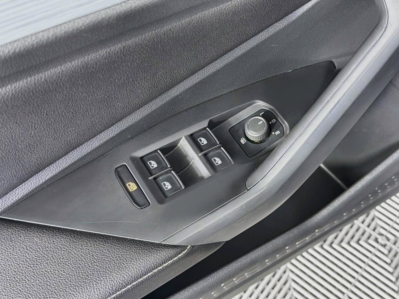 Used 2025 Volkswagen Jetta Sport FWD image 21