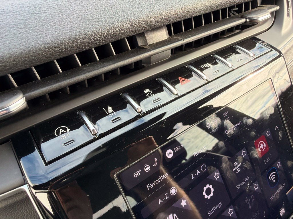 Used 2023 Jeep Grand Cherokee Altitude AWD/4WD image 78