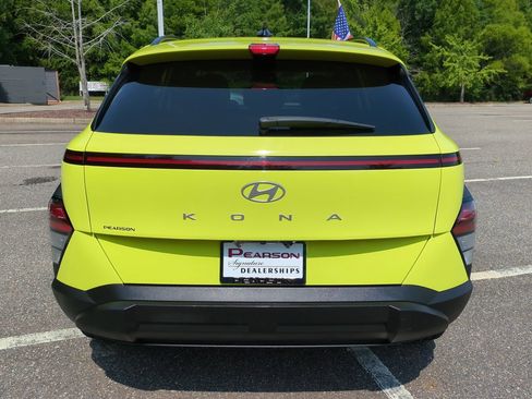 Used 2024 Hyundai Kona SEL w/ Convenience Package FWD image 5
