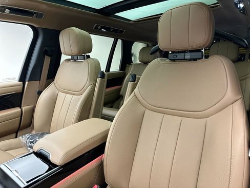 New 2026 Land Rover Range Rover Long Wheelbase SE AWD/4WD image 18