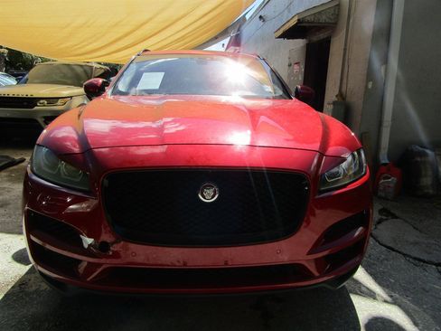 Used 2018 Jaguar F-PACE Premium AWD/4WD image 2