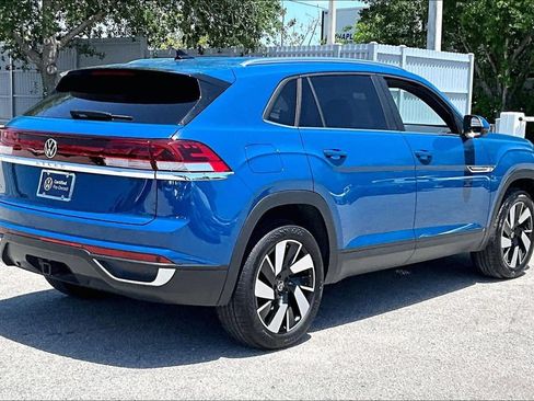 Certified 2025 Volkswagen Atlas Cross Sport SE FWD image 5