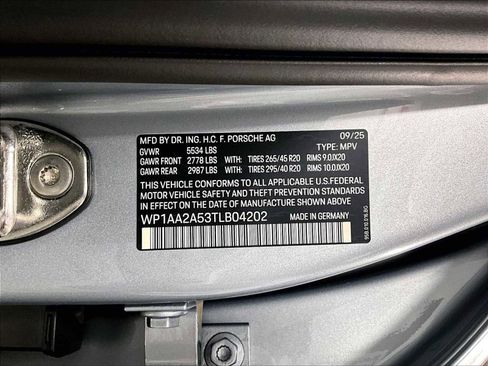 New 2026 Porsche Macan image 23