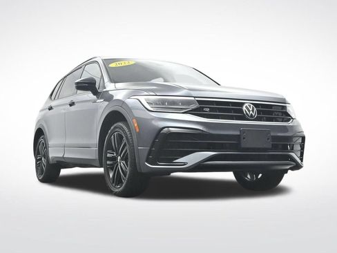 Used 2022 Volkswagen Tiguan SE R-Line AWD/4WD image 38