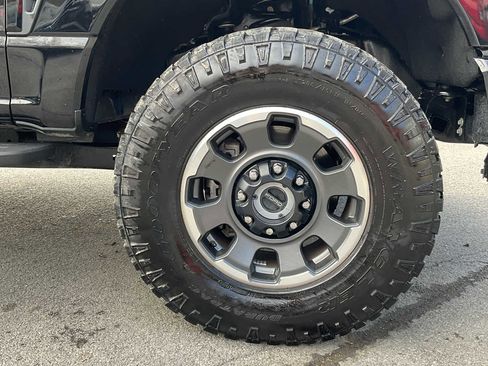 Used 2024 Ford F250 XLT w/ Black Appearance Package image 17