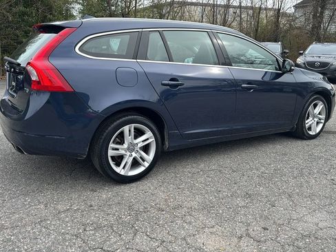 Used 2015 Volvo V60 T5 Premier image 5