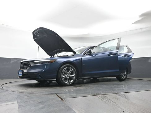 Certified 2024 Honda Accord EX image 43