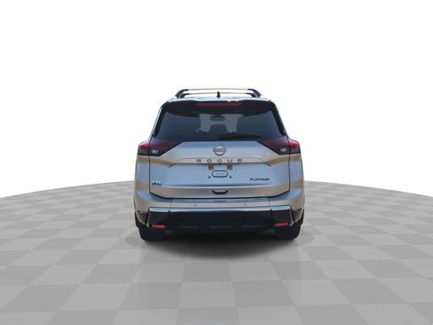 Used 2025 Nissan Rogue Platinum FWD image 7