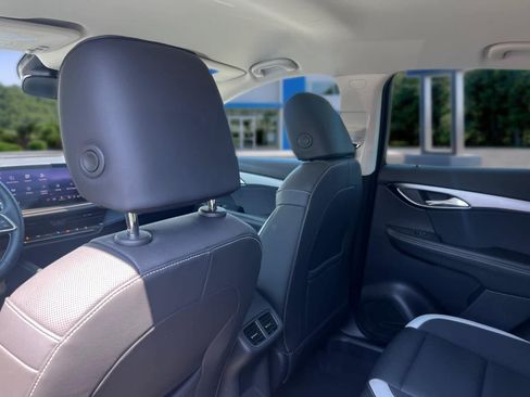 Certified 2025 Buick Envision Sport Touring AWD/4WD image 30