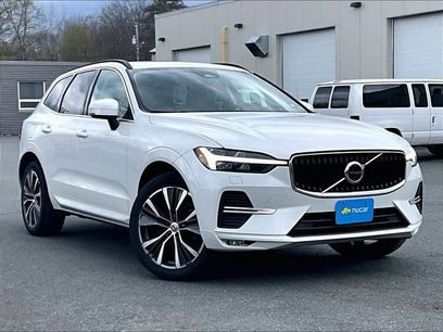 Used 2022 Volvo XC60 B5 Momentum w/ Climate Package