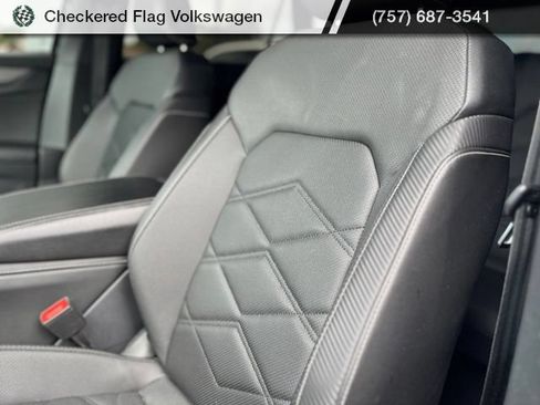 Used 2024 Volkswagen Atlas Cross Sport SE AWD/4WD image 22
