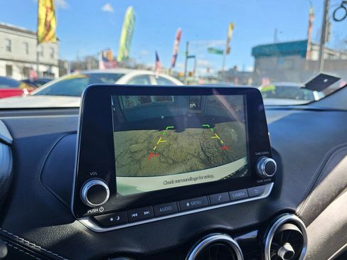 Used 2025 Nissan Sentra SV FWD image 25
