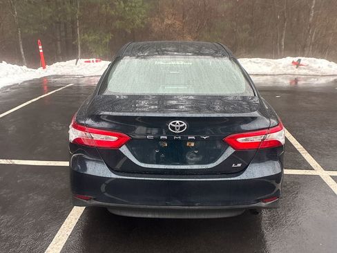 Used 2018 Toyota Camry LE image 4