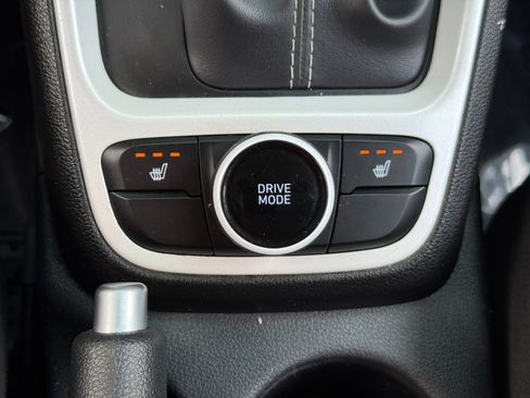 Used 2022 Hyundai Venue Limited w/ Cargo Package image 30