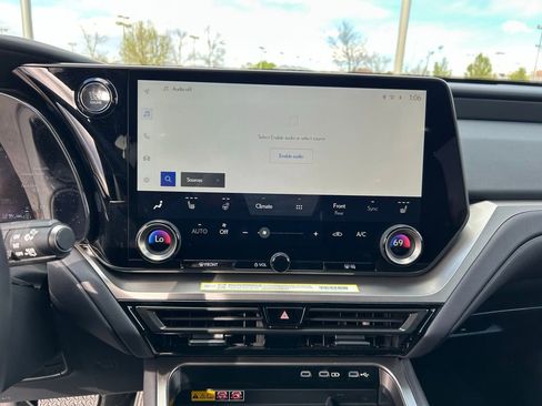 Used 2025 Lexus TX 350 AWD w/ Accessory Package (A2) image 18