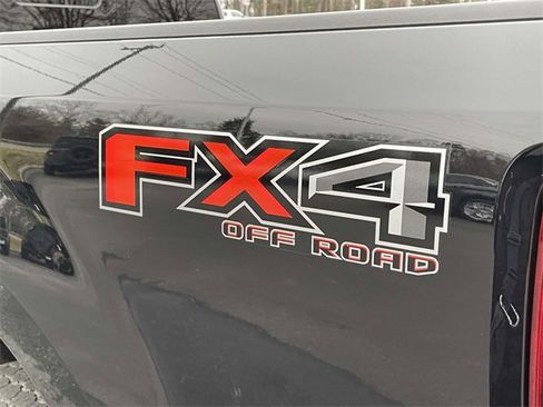 Used 2022 Ford F250 Lariat image 11