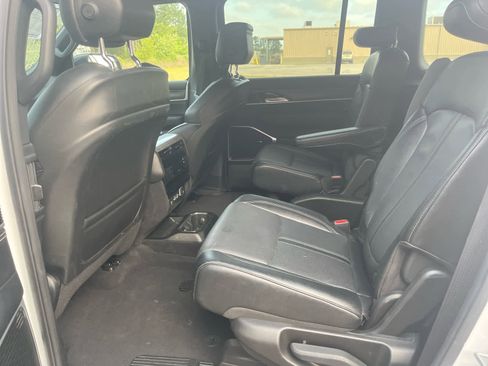 Used 2024 Jeep Wagoneer Series III image 6