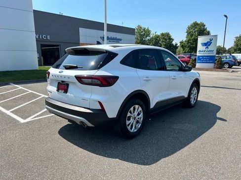 Used 2025 Ford Escape Active AWD/4WD image 7