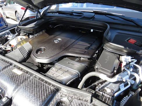 Used 2024 Mercedes-Benz GLS 450 4MATIC image 7