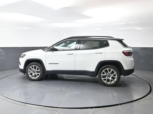 Used 2025 Jeep Compass Limited AWD/4WD image 10