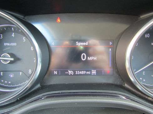 Used 2021 Buick Encore GX Essence AWD/4WD image 23