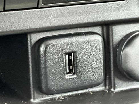 Used 2017 Chevrolet Traverse LT w/ Style and Technology Package image 23