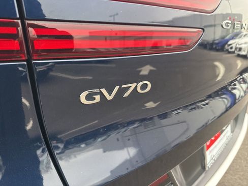 Used 2023 Genesis GV70 2.5T w/ Winter Weather Package image 9