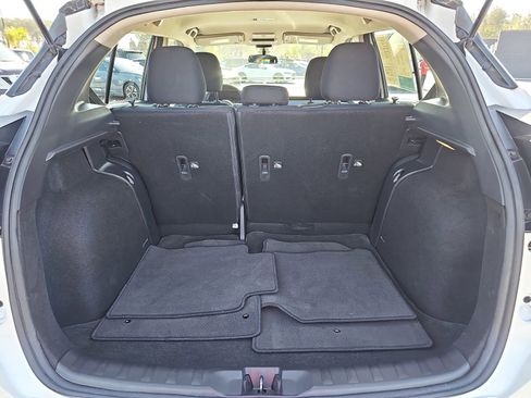 Used 2024 Nissan Kicks SV image 12