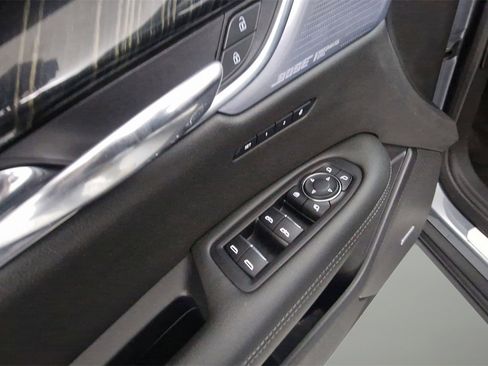 Used 2020 Cadillac XT6 Premium Luxury image 13