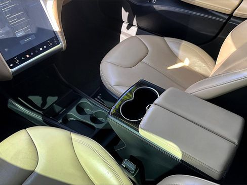 Used 2015 Tesla Model S 70D image 15