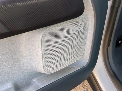 Used 2025 Ford Maverick XLT image 13