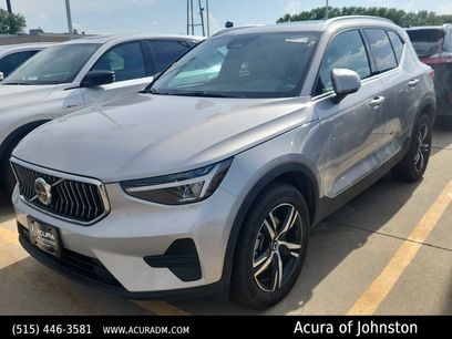 Used 2025 Volvo XC40 B5 Core