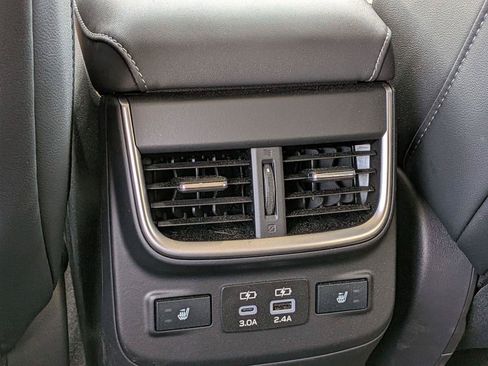 Used 2025 Subaru Outback Limited AWD/4WD image 32