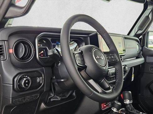 New 2025 Jeep Gladiator Rubicon w/ Convenience Group image 3