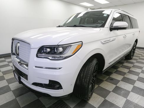 Used 2024 Lincoln Navigator L Reserve w/ Equipment Group 201A image 4