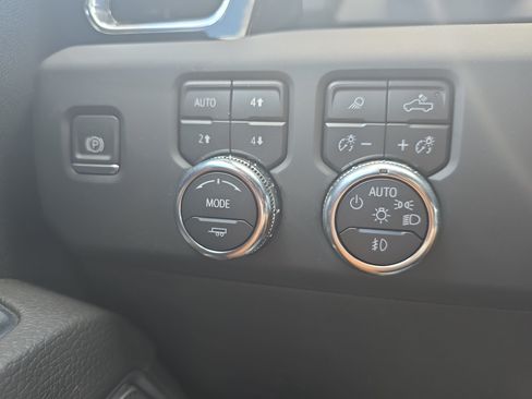 Used 2023 GMC Sierra 1500 Denali AWD/4WD image 26